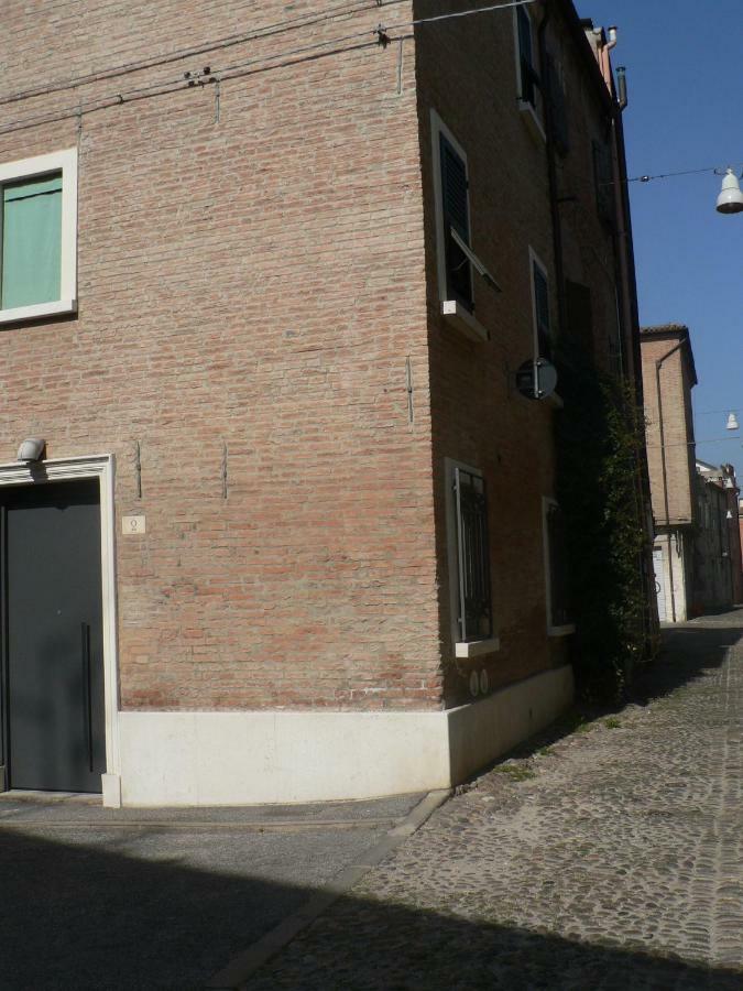 La Casa Sulla Vecchia Riva Leilighet Ferrara Eksteriør bilde